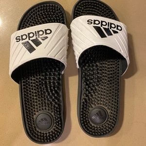 Adidas slides size 7